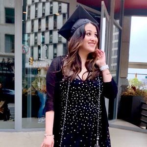 Meet your Posher, Mayssa